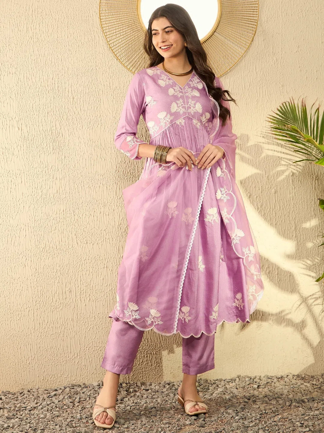 Lavender Embroidered Kurta Set | Women's Designer Kurta Sets - Style 1