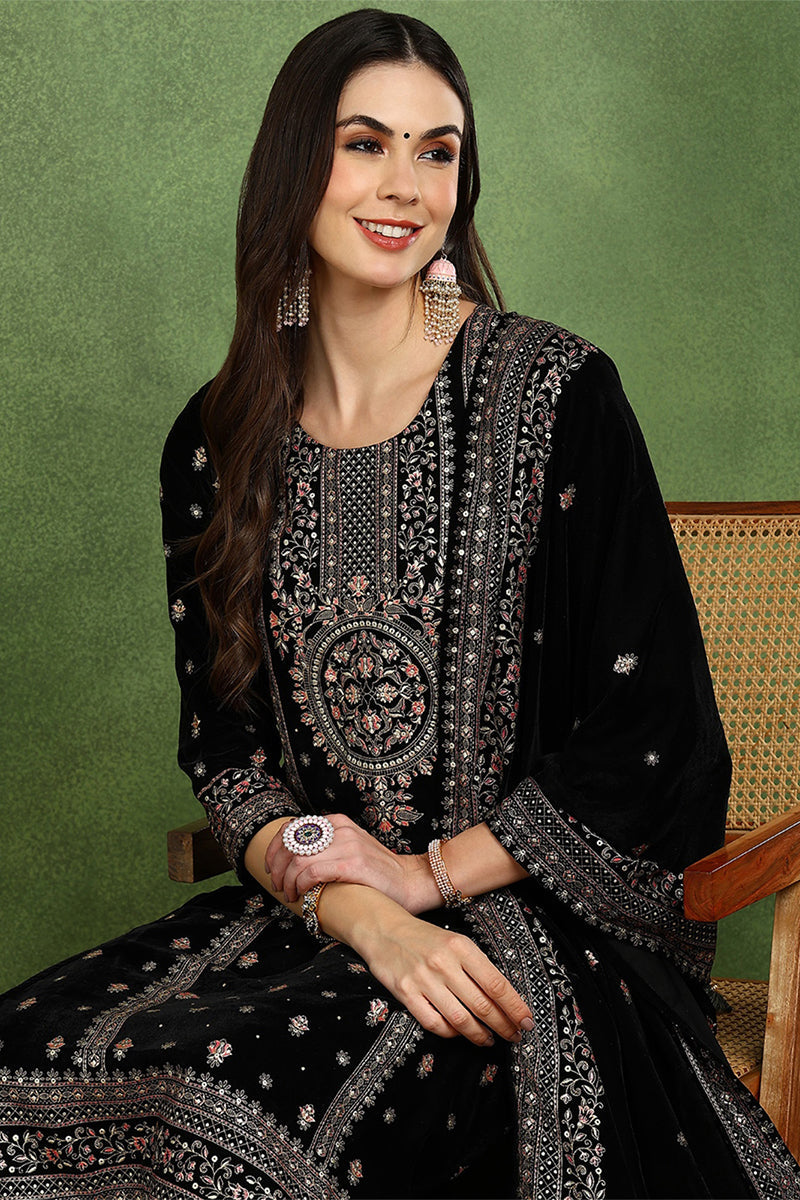 Black Velvet Ethnic Motifs Printed Straight Suit Set PKSKD2768 | DesiQ