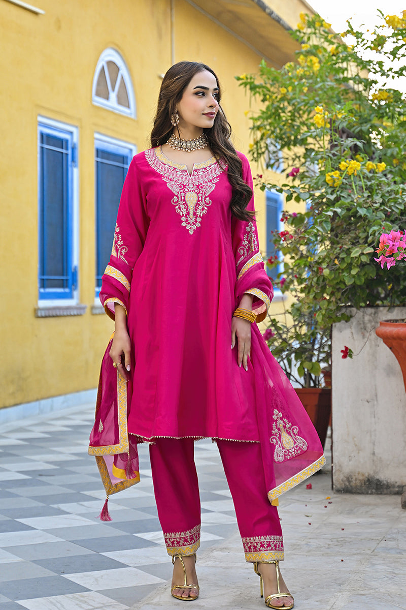 Pink Silk Blend Solid Embroidered Anarkali Kurta Salwar With Dupatta P