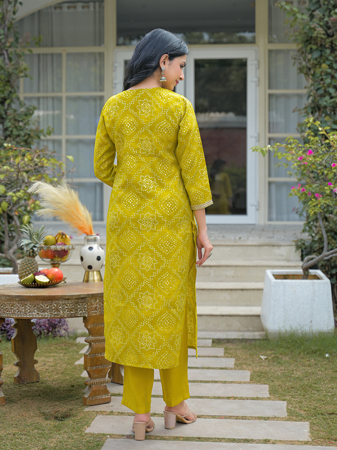 Women Yellow Silk Blend Bandhani Embroidered Straight Kurta Trousers With Dupatta