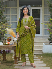 Women Green Silk Blend Bandhani Embroidered Straight Kurta Trousers With Dupatta-PKSKD3107