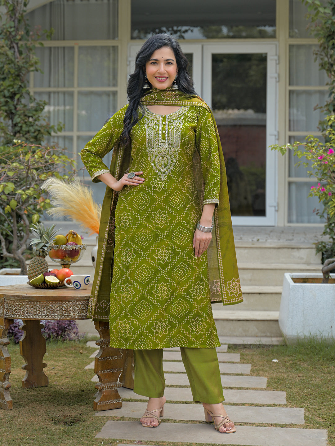 Women Green Silk Blend Bandhani Embroidered Straight Kurta Trousers With Dupatta