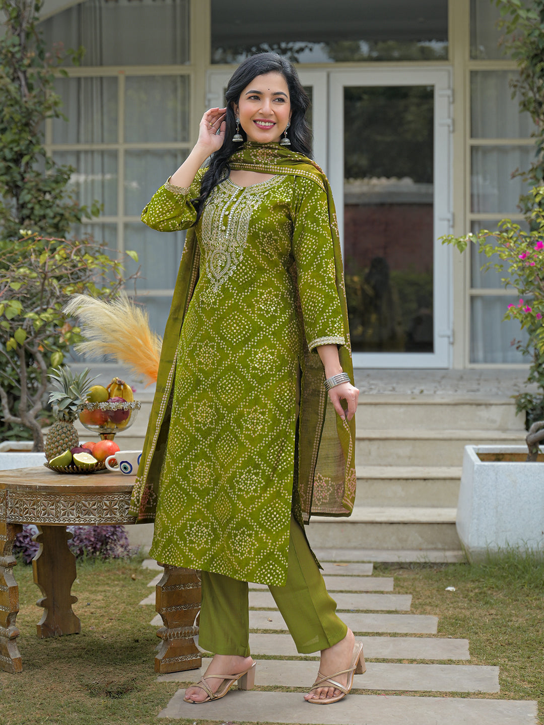 Women Green Silk Blend Bandhani Embroidered Straight Kurta Trousers With Dupatta