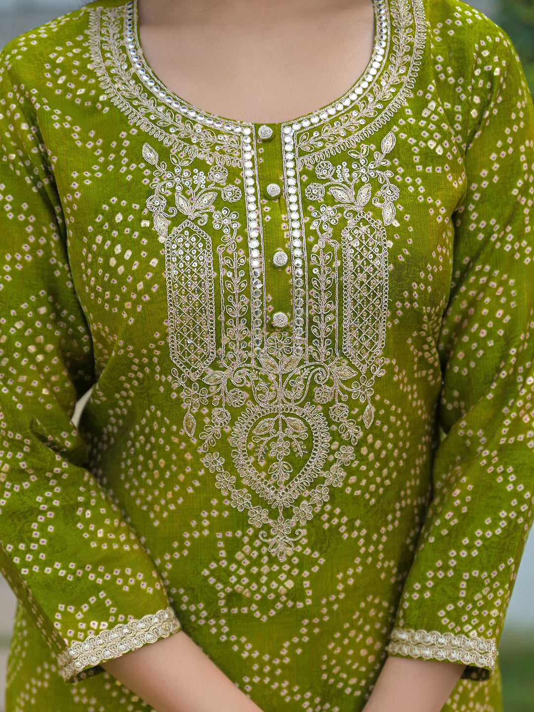 Women Green Silk Blend Bandhani Embroidered Straight Kurta Trousers With Dupatta