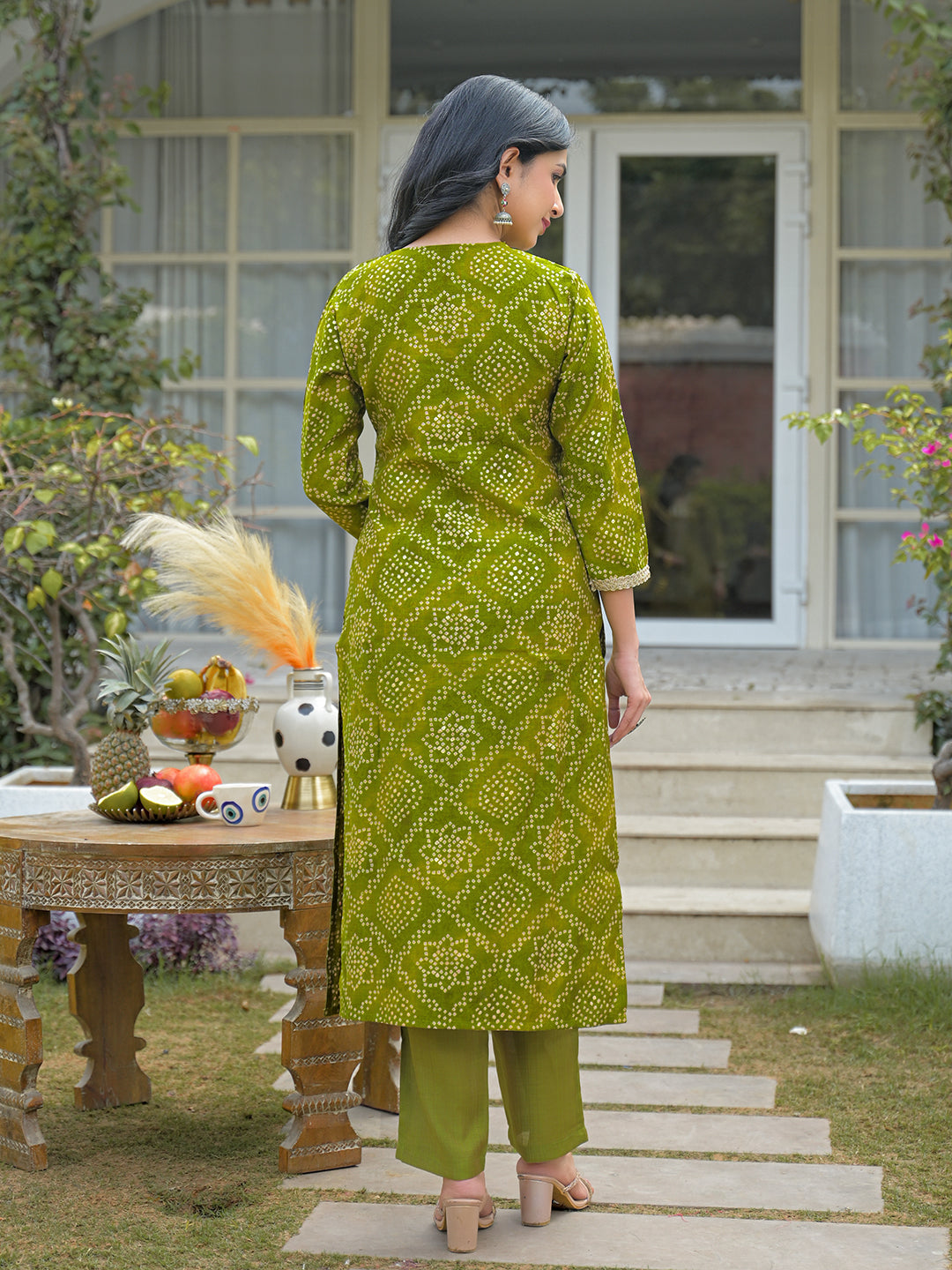 Women Green Silk Blend Bandhani Embroidered Straight Kurta Trousers With Dupatta