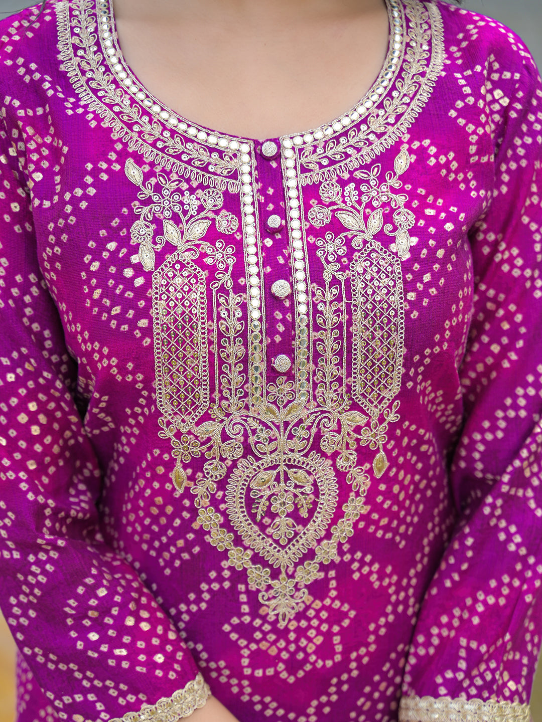 Women Purple Silk Blend Bandhani Embroidered Straight Kurta Trousers With Dupatta