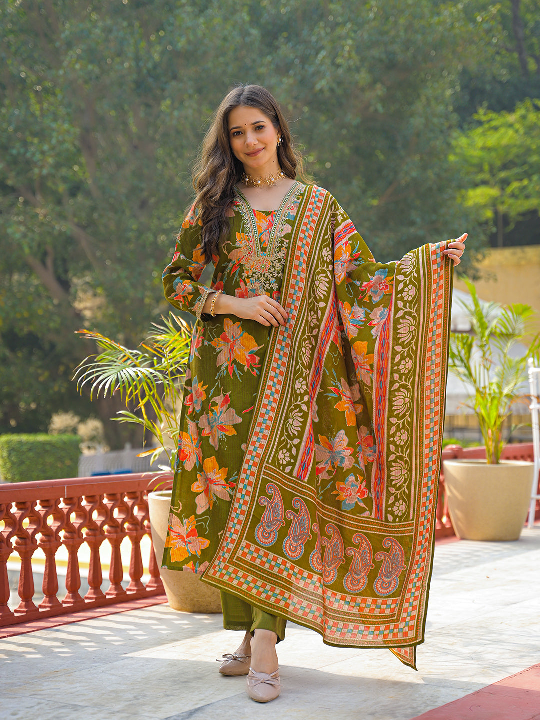 Women Green Viscose Floral Printed Straight Kurta Trousers With Dupatta-PKSKD3154