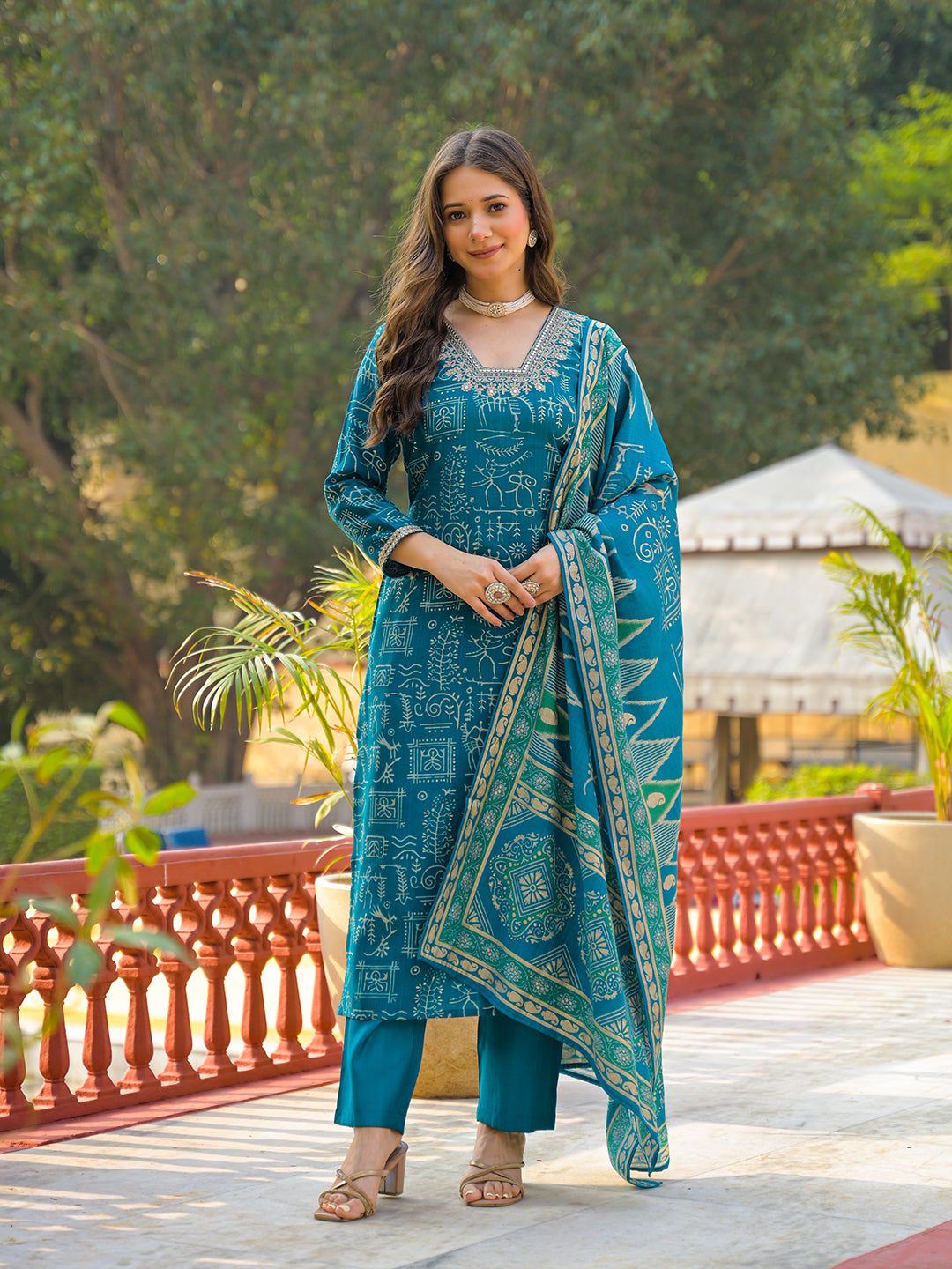 Women Blue Viscose Ethnic Motifs Printed Straight Kurta Trousers With Dupatta