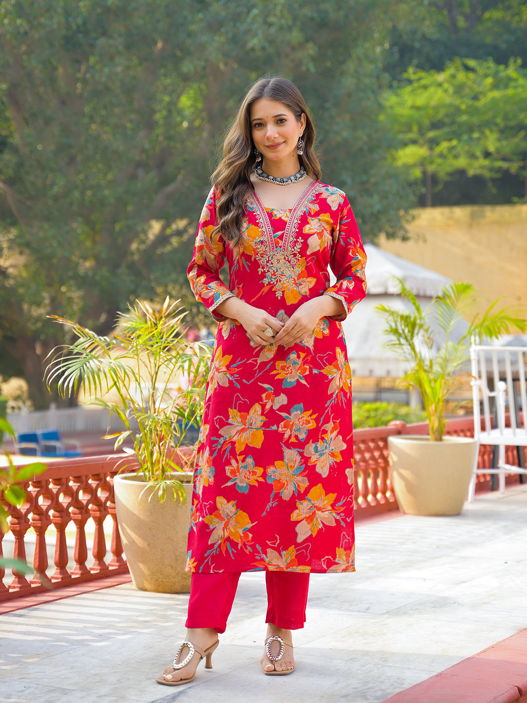 Women Red Viscose Floral Printed Straight Kurta Trousers With Dupatta