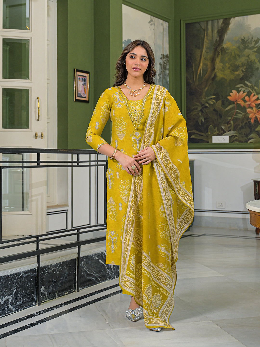 Women Pink Viscose Ikat Printed Straight Kurta Trousers With Dupatta