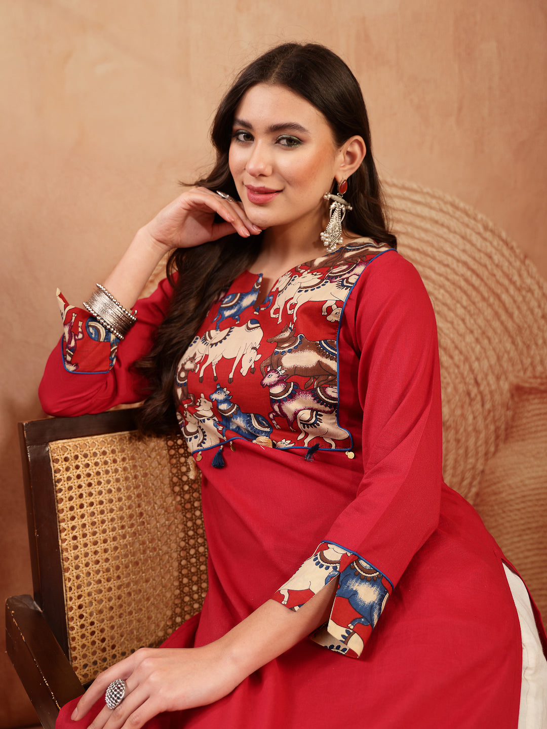Women's Red Solid Rayon Straight Kurta (REDDHARA) | DesiQlo