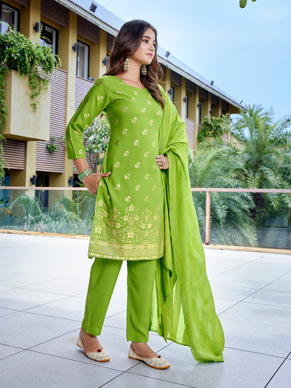 Women's Crepe Foil Printed Straight Kurta Pant With Dupatta