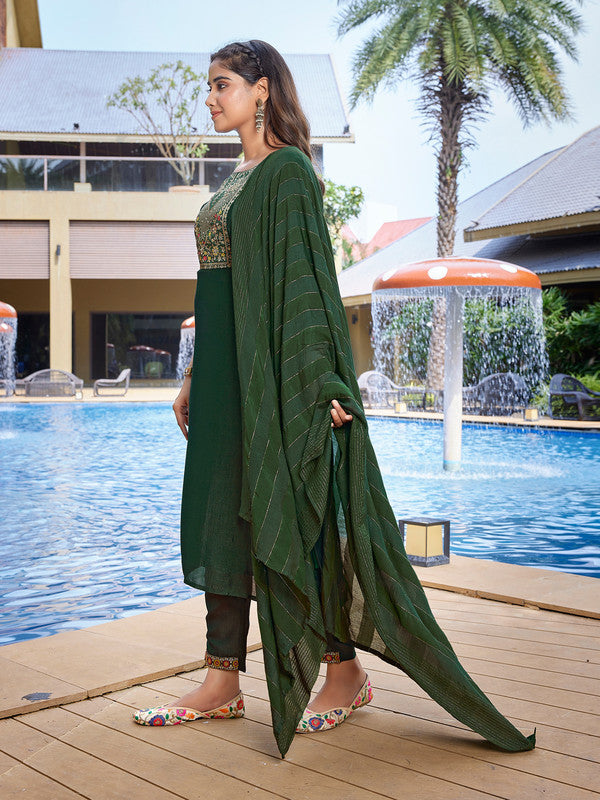 Women's Silk Blend Solid Straight Kurta Pant With Dupatta