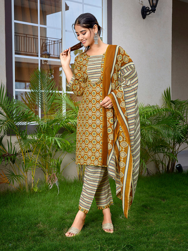 Women's Cotton Blend Printed Straight Kurta Pant With Dupatta