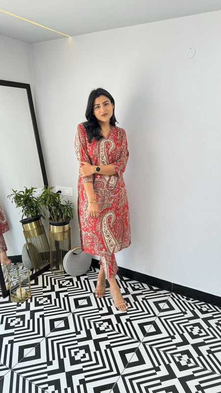 Women's Viscose Floral Printed Straight Kurta Set With Pant