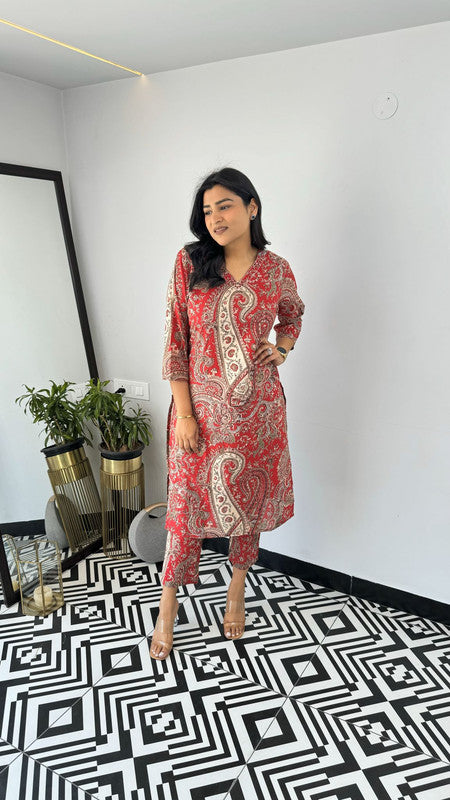 Women's Viscose Floral Printed Straight Kurta Set With Pant