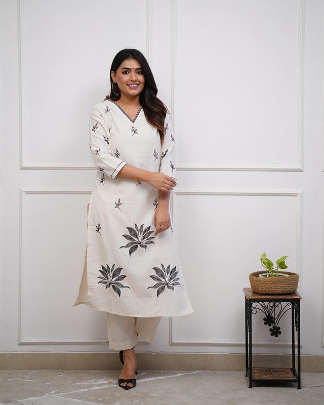 Women's Viscose Floral Embroidered Straight Kurta Set With Pant