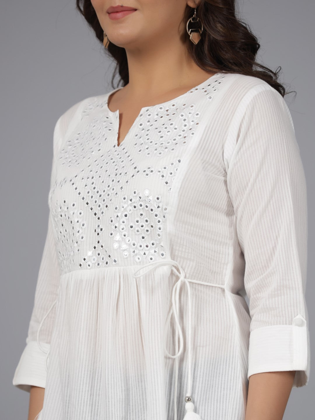 White Geometric Cotton Dobby Tunic With Mirror Work Embroidery | DesiQ