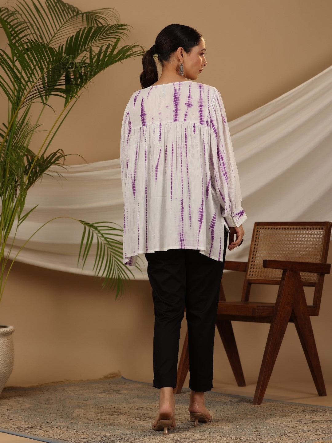 Lavender Mirror Embroidered Rayon Crepe Tie-Dye Tunic With Tassels | D