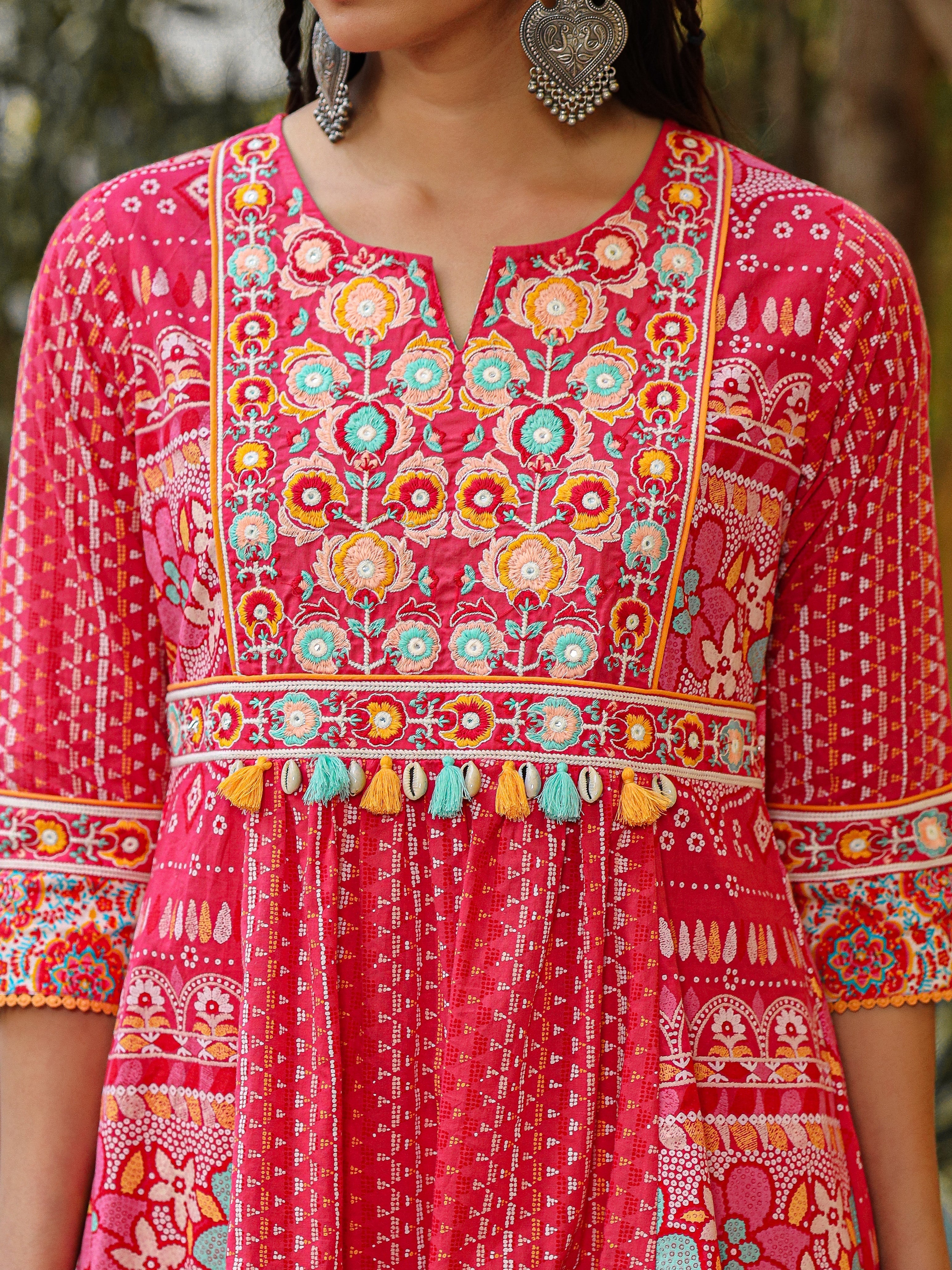 The Sujani Pink Floral Printed Pure Cotton Tunic With Thread Work | De