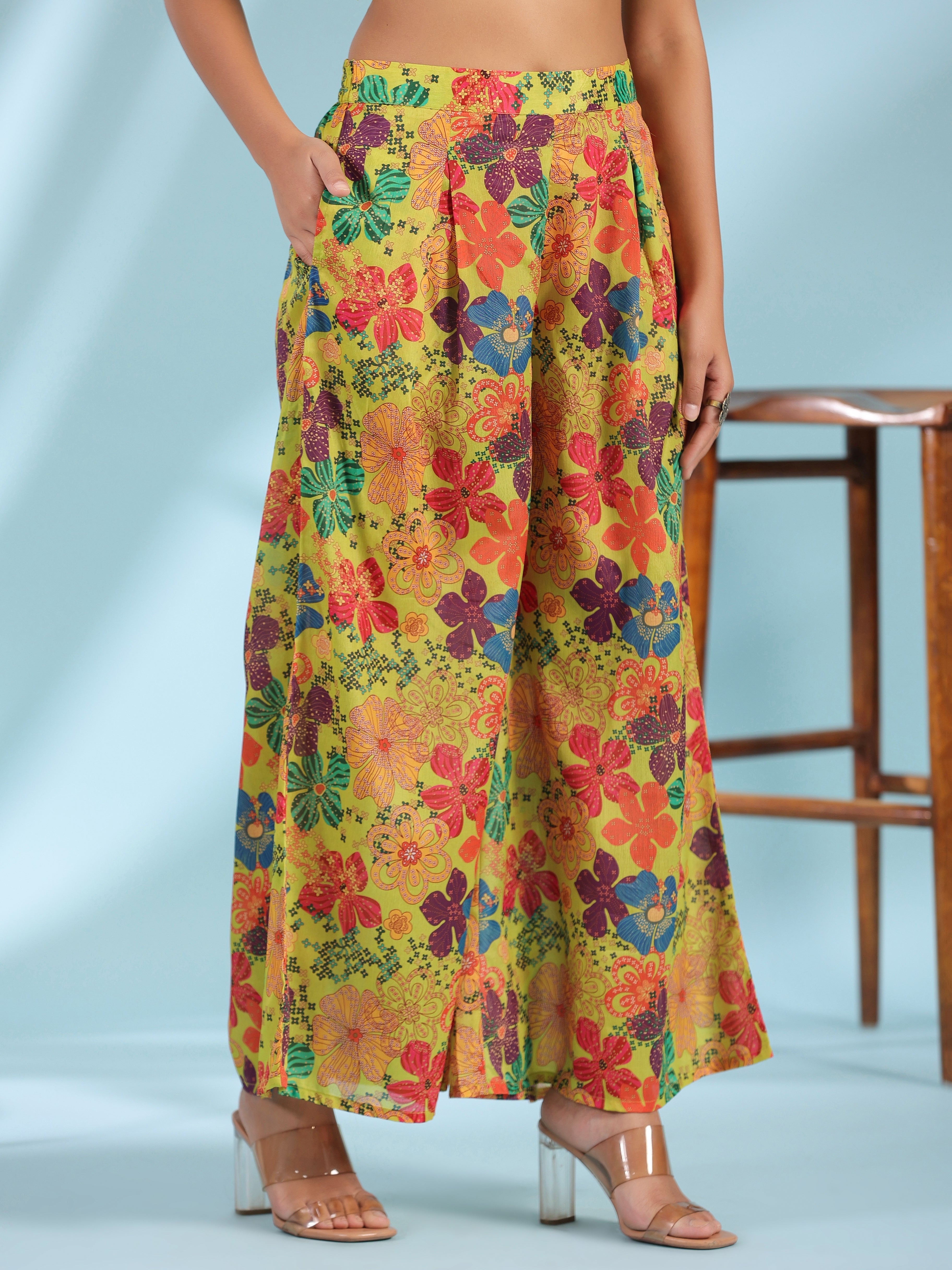 Green Floral Printed Layered Chinnon Top With Pants Co-Ord Set With Be