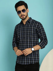 Checked Casual Shirt-Styled Inn