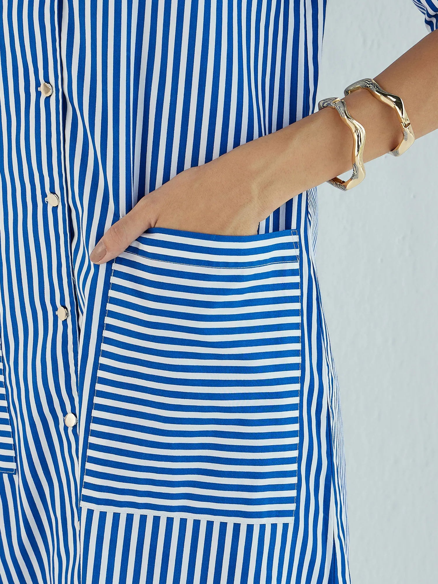 Striped Midi Dress - Women's Western Outfits in Blue & White