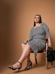 Women Black & White Houndstooth Ruched Dress-SFDRSS12456