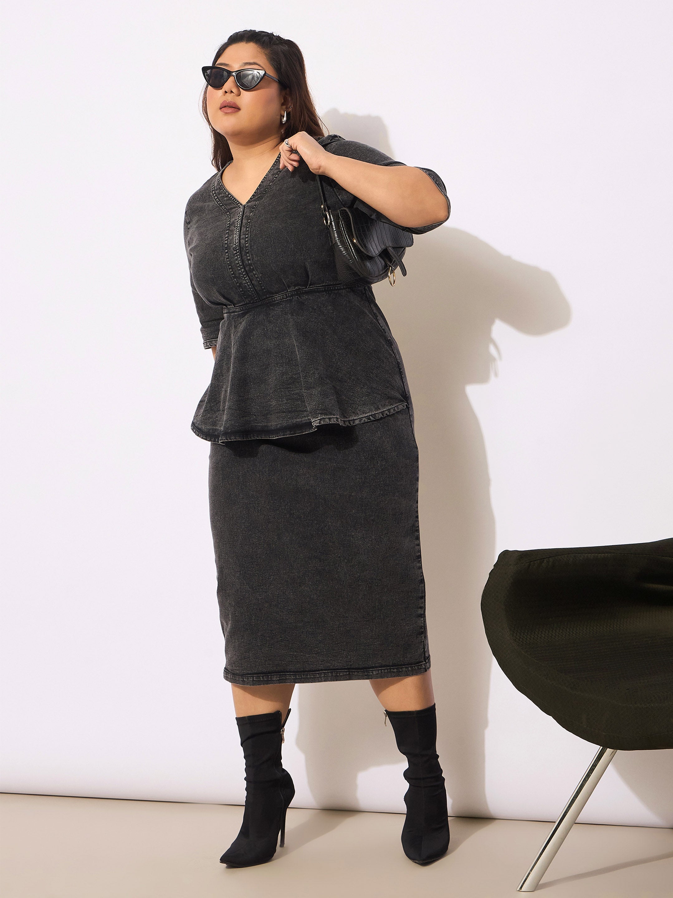 Women Black Denim V Neck Front Peplum Dress-SFDRSS12656