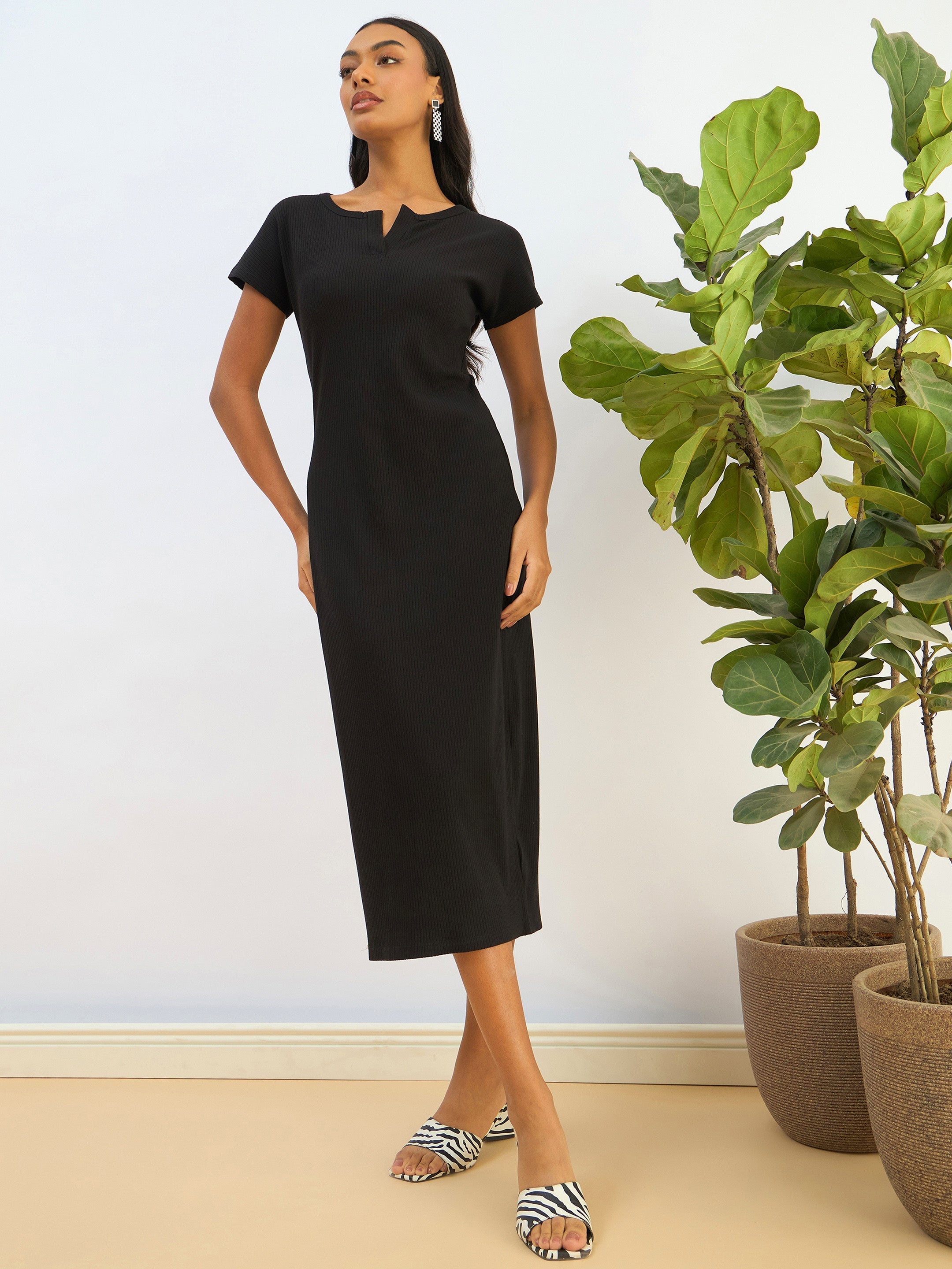 Women Black Ribbed V-Neck Back Slit Midi Dress-SFDRSS12826