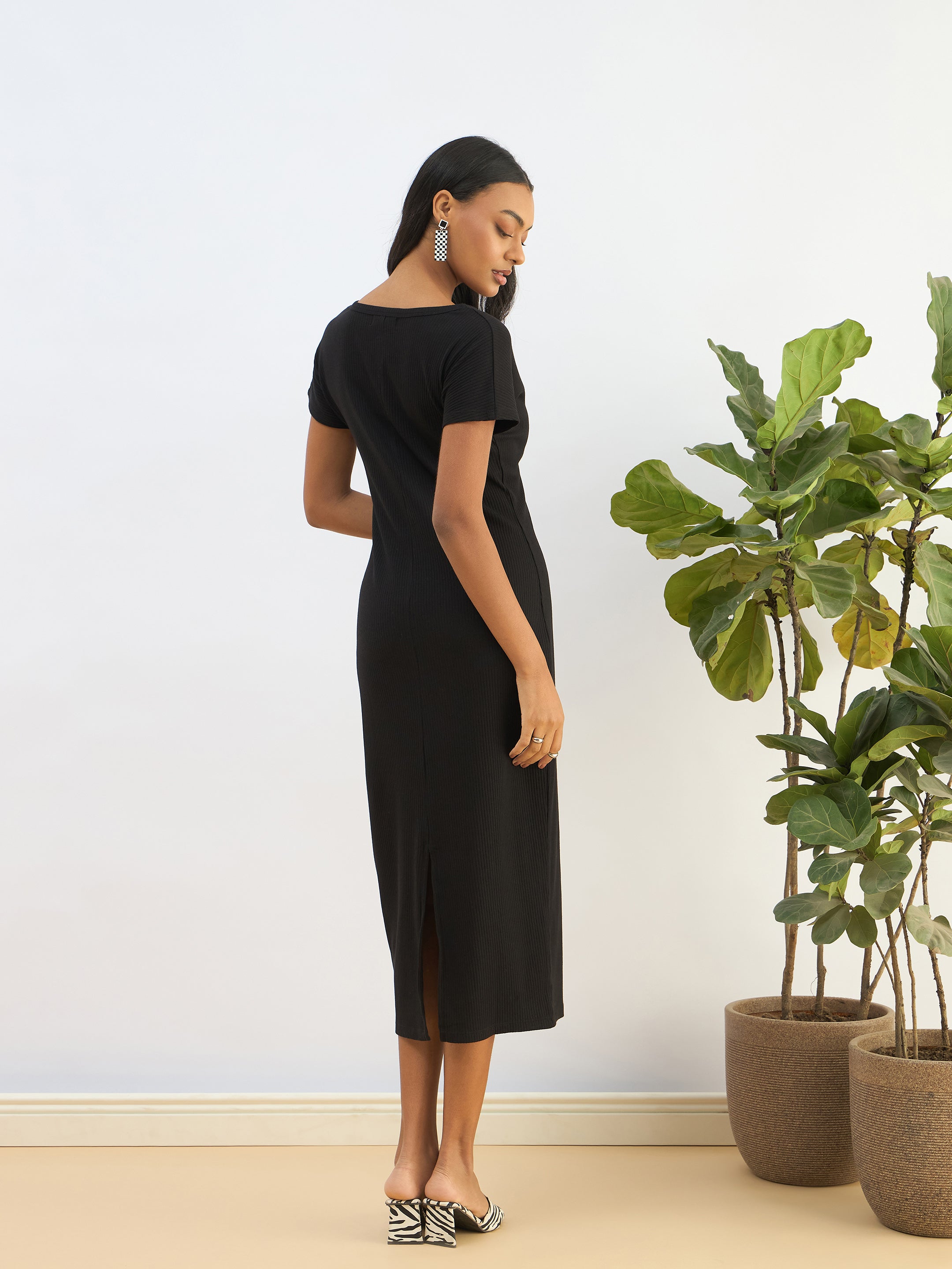 Women Black Ribbed V-Neck Back Slit Midi Dress-SFDRSS12826