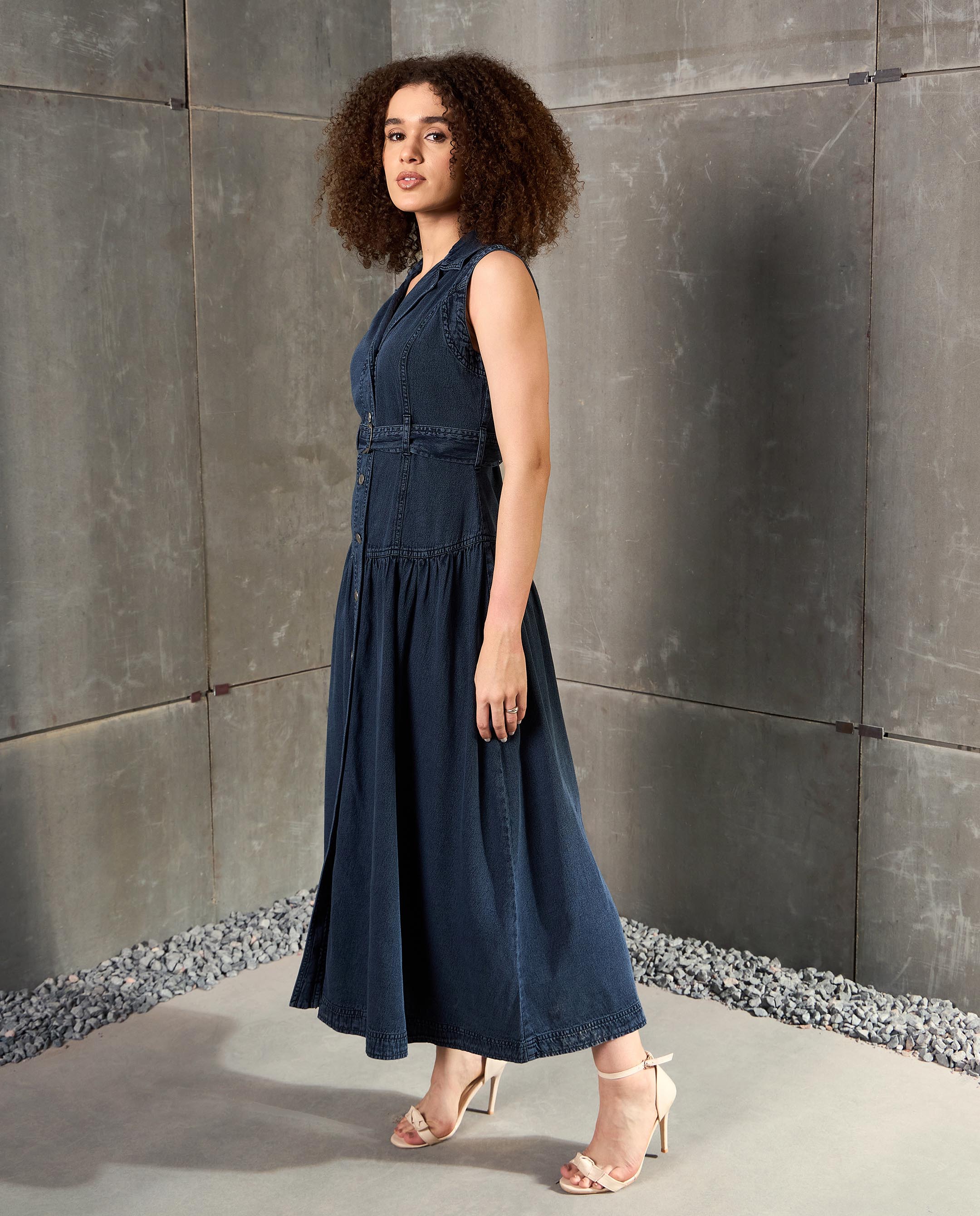 Women Blue Washed Denim Notch Collar Belted Maxi Dress-SFDRSS12857