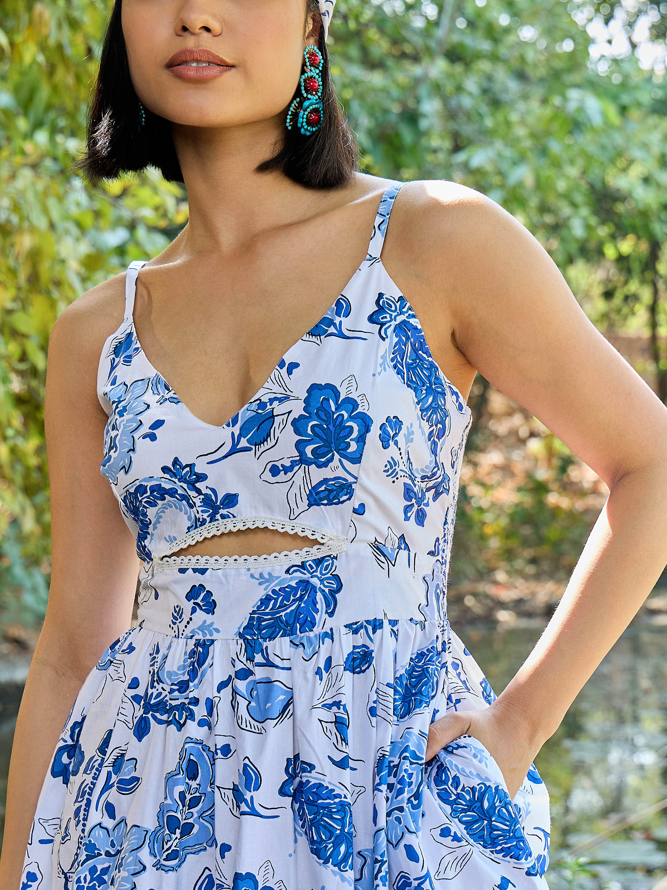 Women White & Blue Floral Front Cut Out Strappy Midi Dress-SFDRSS13022