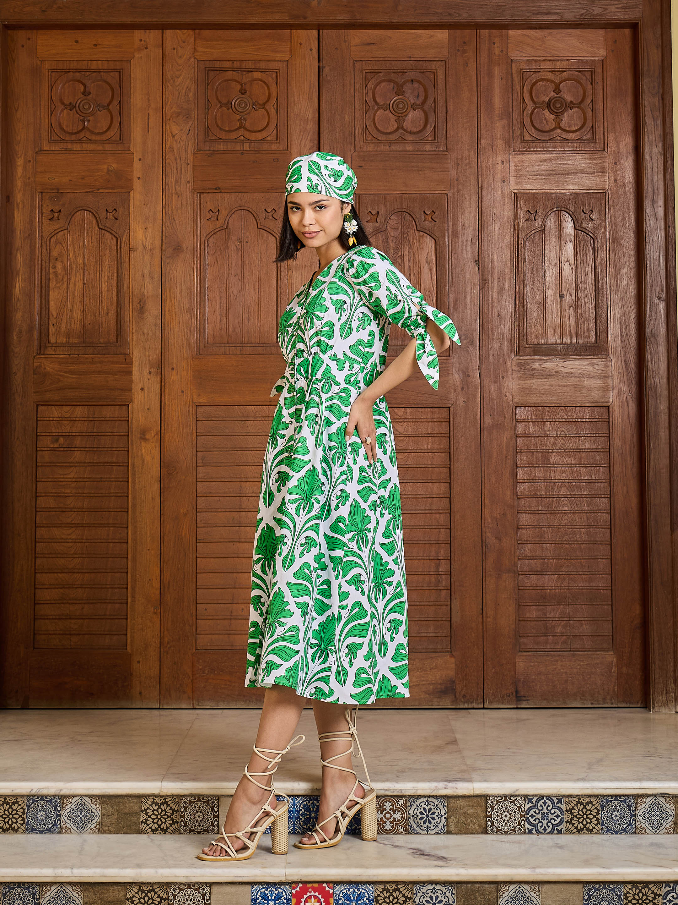 Women Green & White Front Button Midi Dress-SFDRSS13031