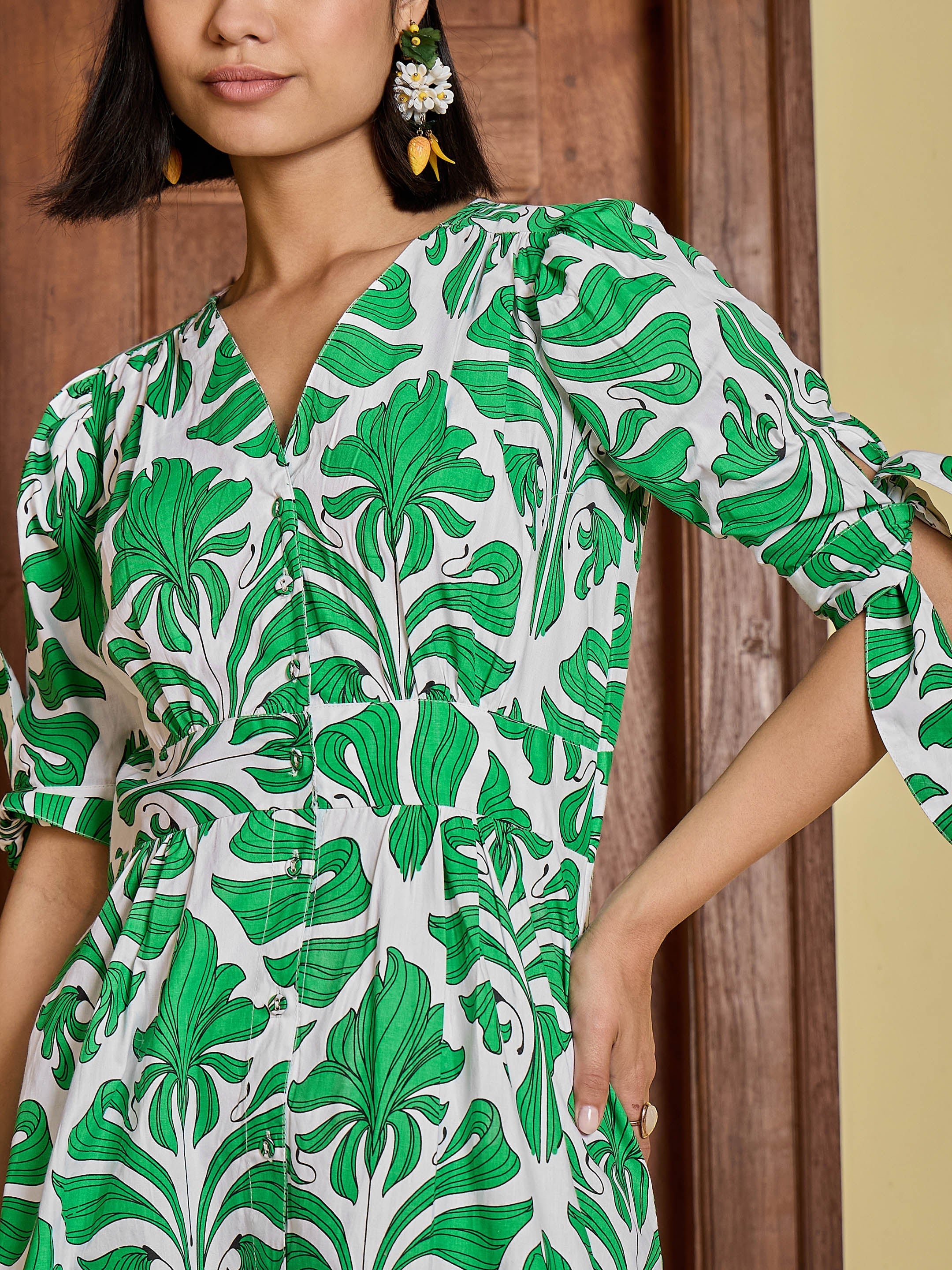 Women Green & White Front Button Midi Dress-SFDRSS13031