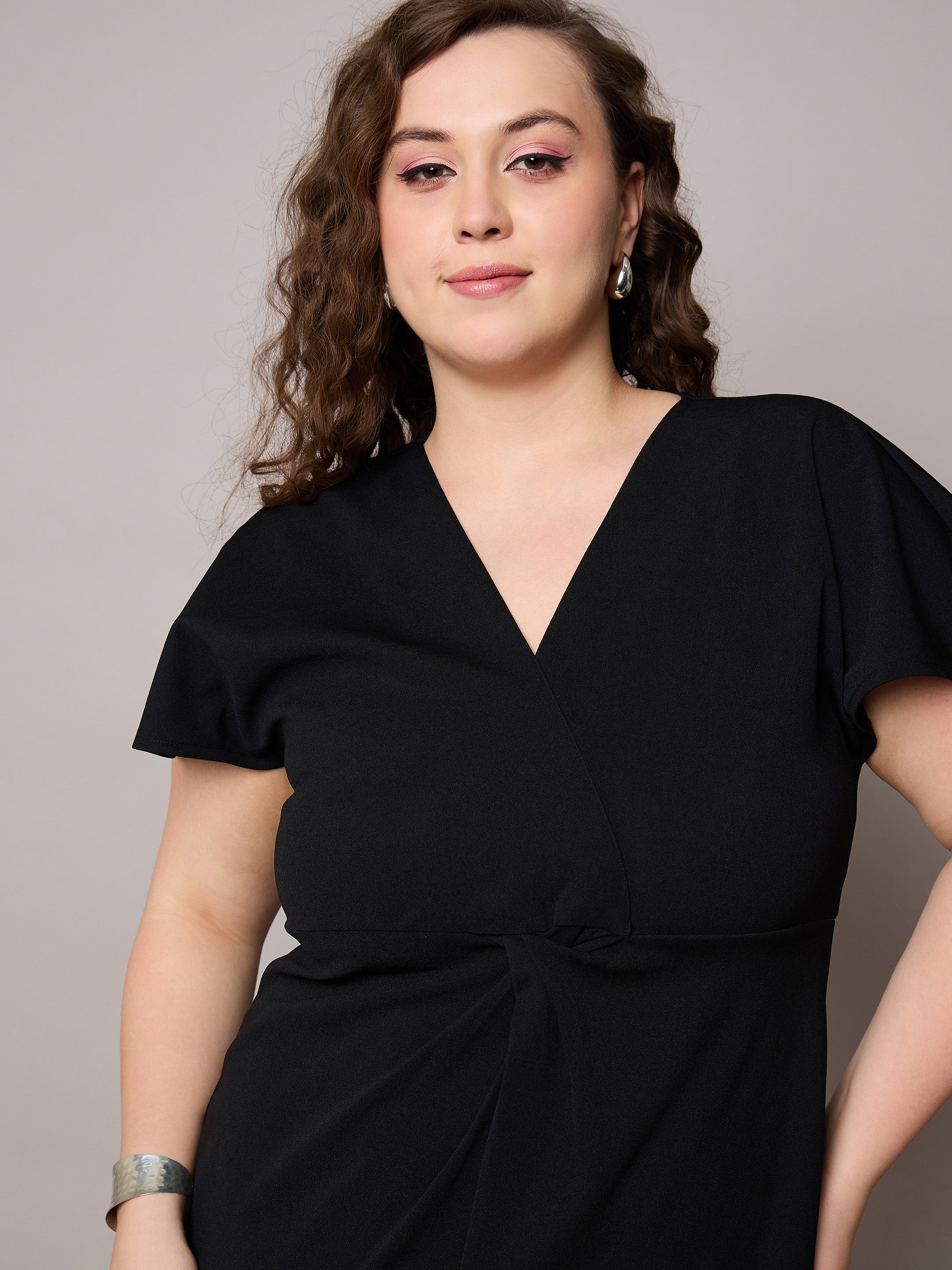 Women Black V Neck Short Sleeves Midi Dress-SFDRSS13035