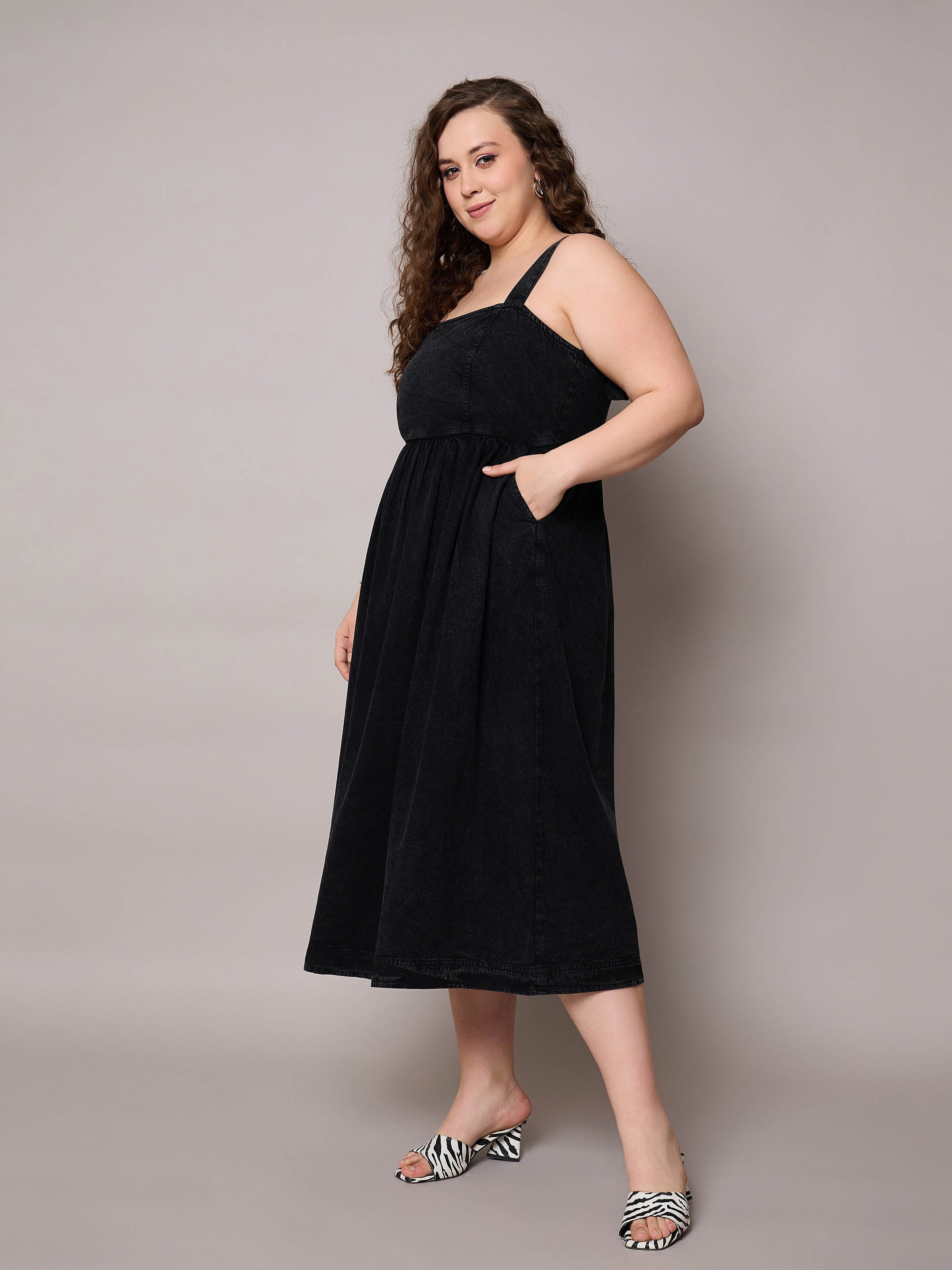 Women Black Tencel Strappy Midi Dress-SFDRSS13057