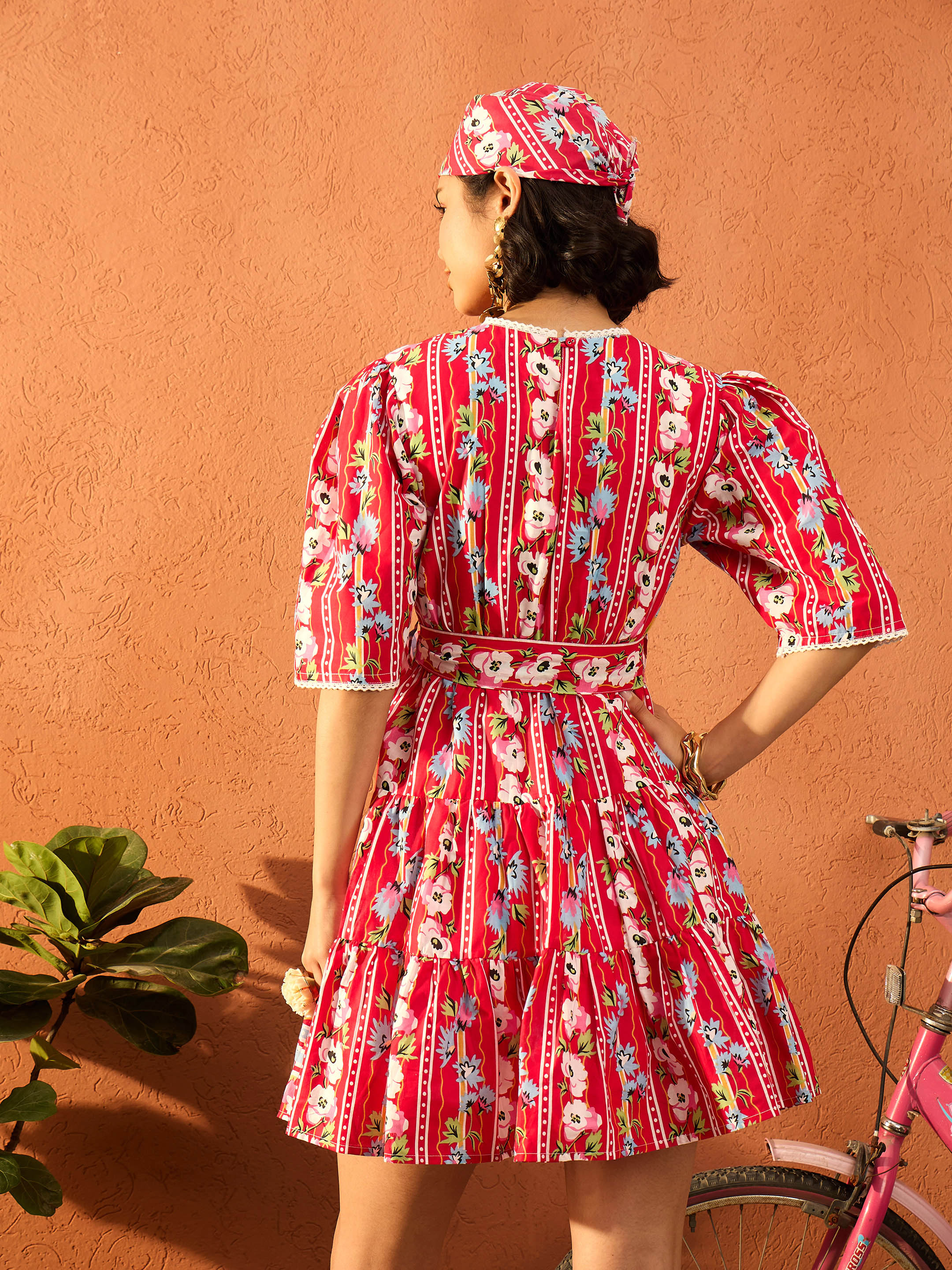 Women Red Floral Round Neck Short Tired Dress-SFDRSS13106