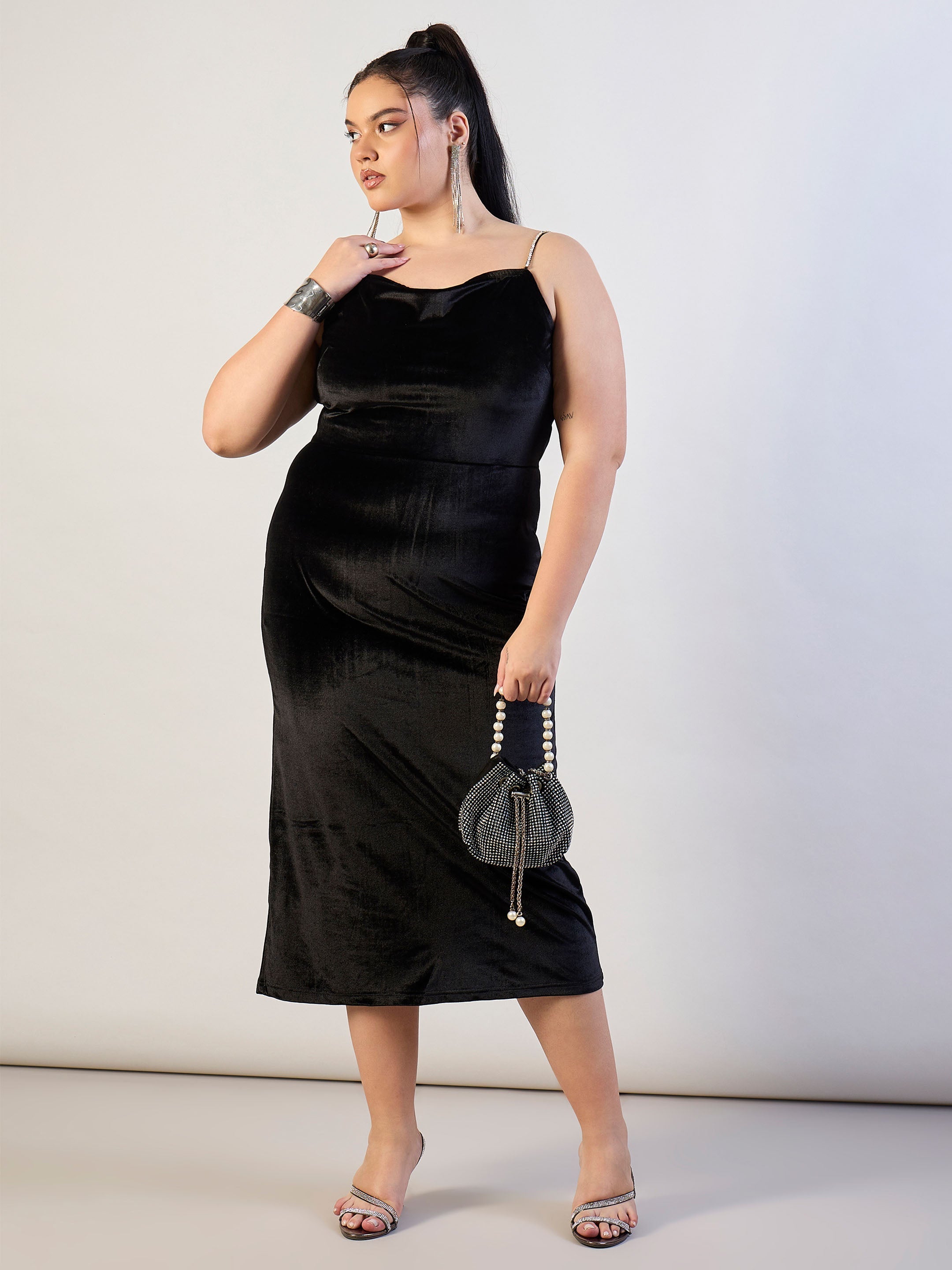 Women Black Velvet Bodycon Dress-SFDRSS13319
