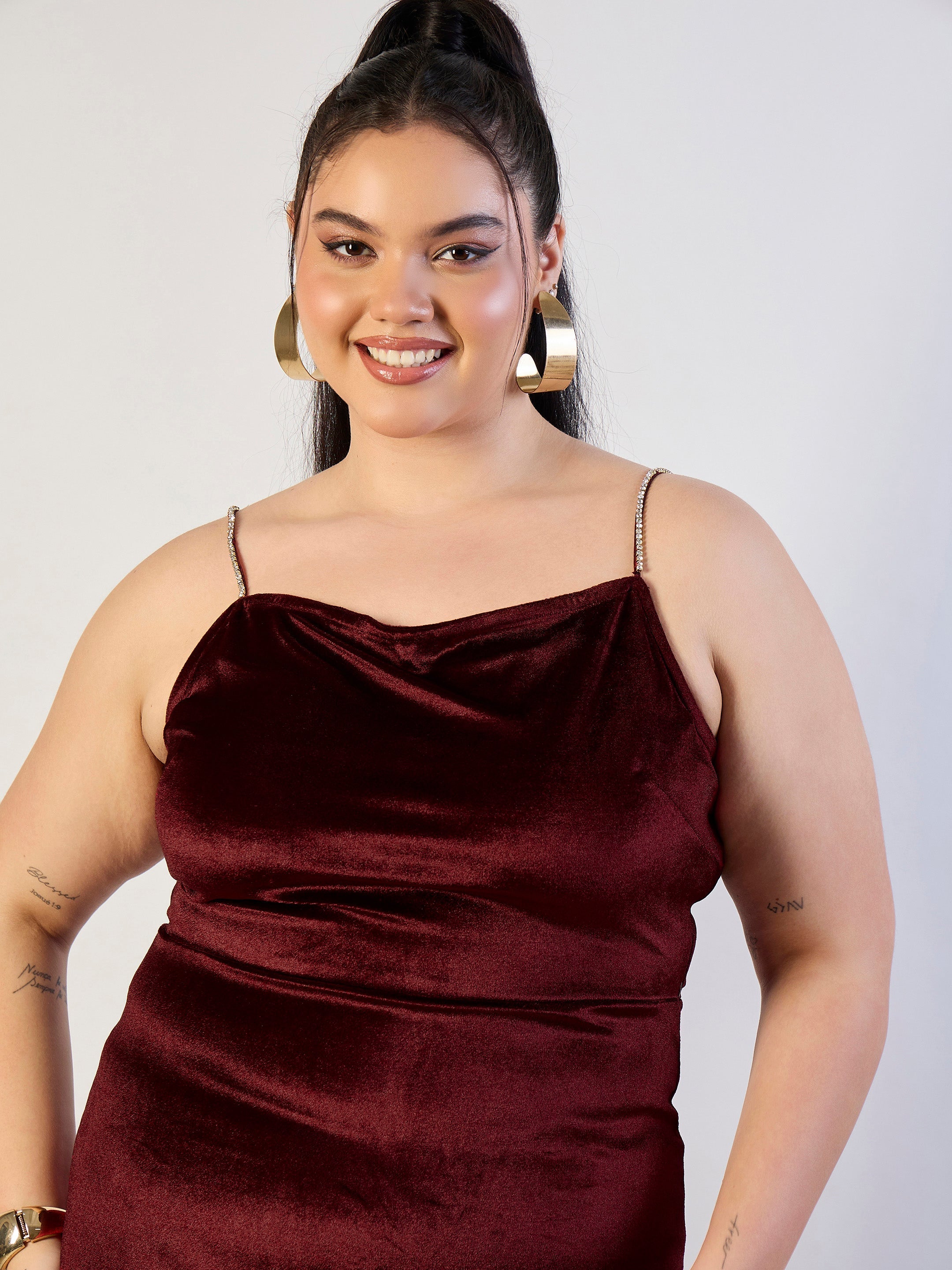 Women Maroon Velvet Bodycon Dress-SFDRSS13320