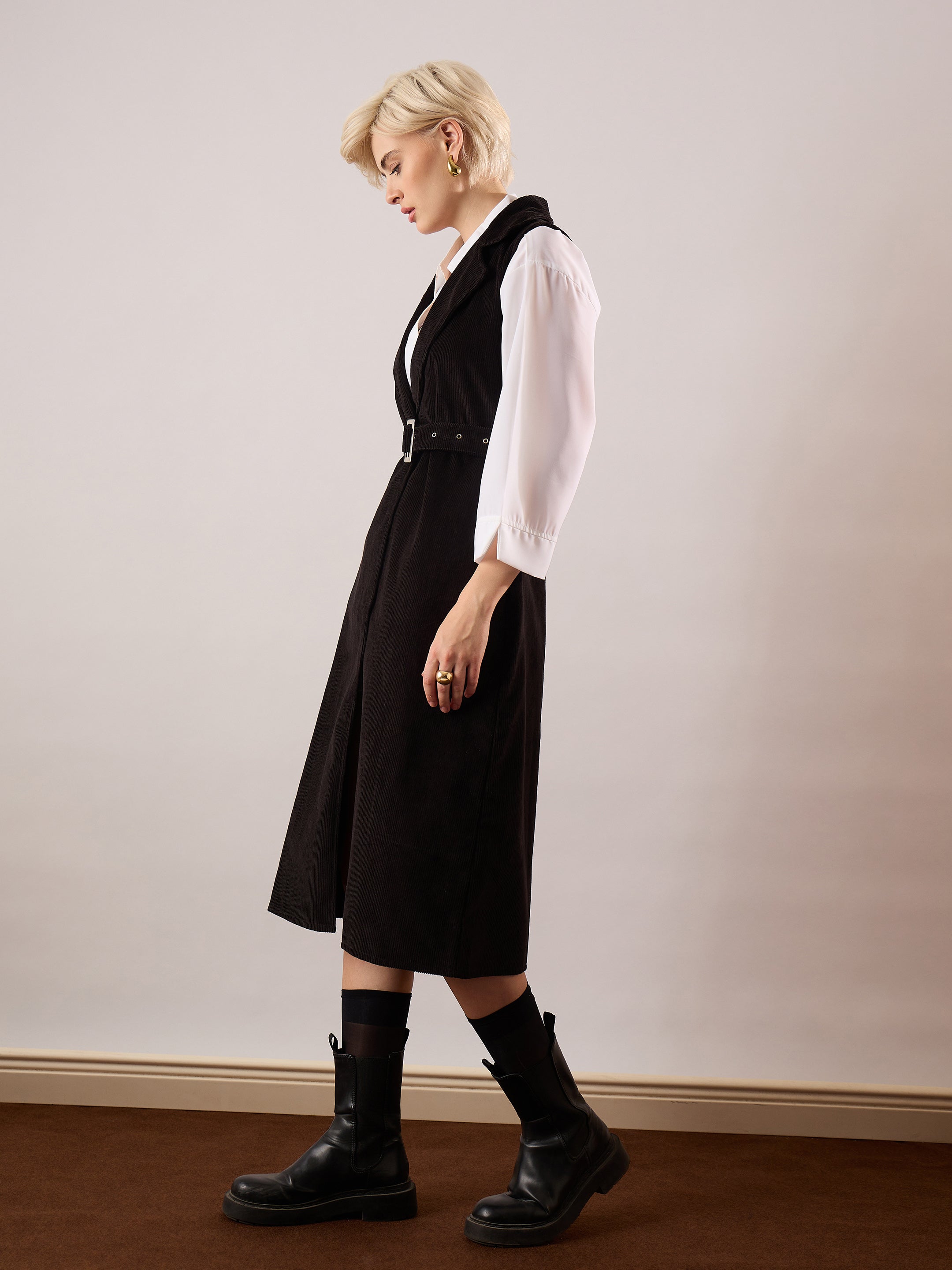 Women Black Corduroy Sleeveless Long Coat-SFJCKT60349