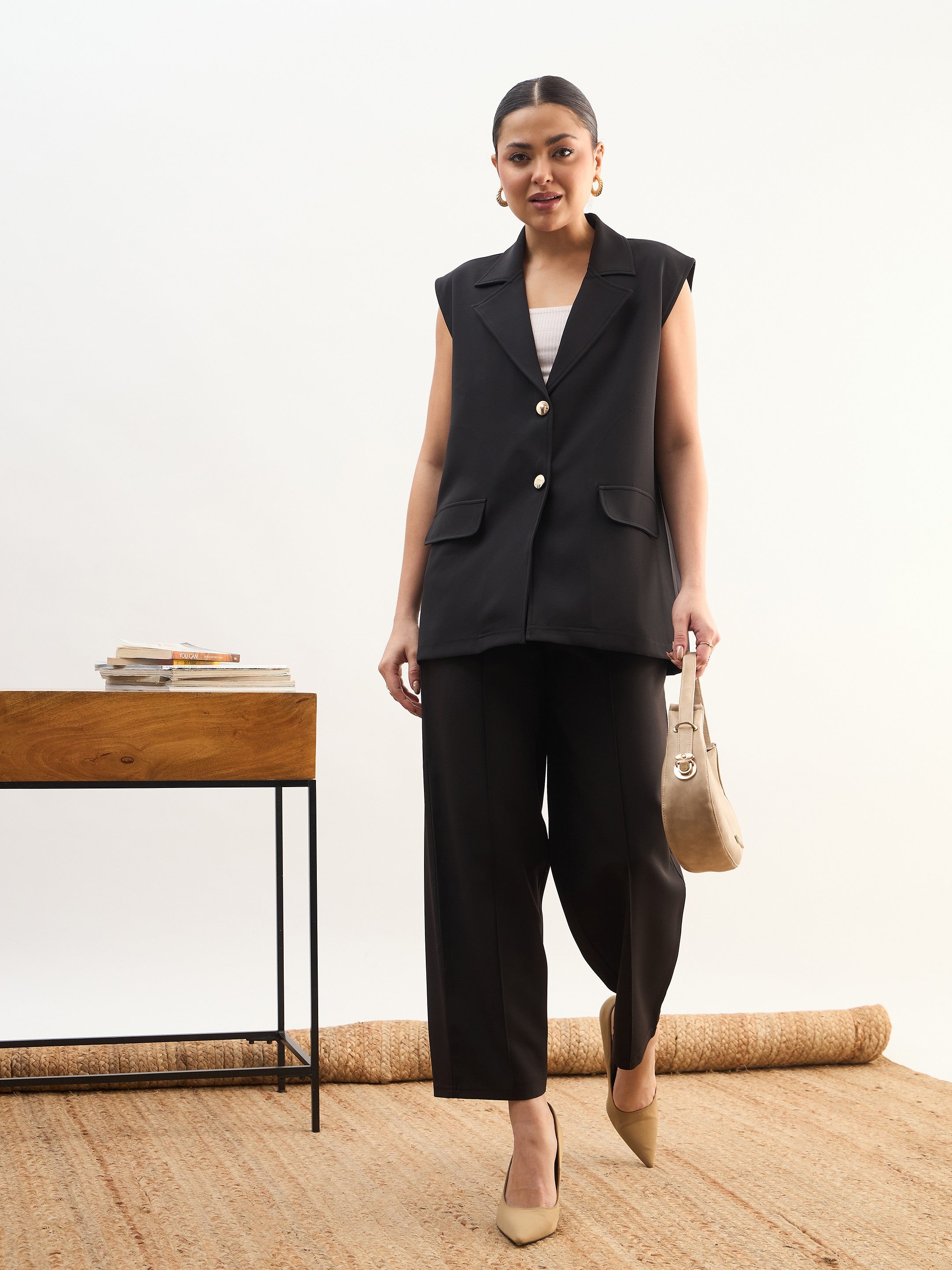 DesiQlo Black Notch Collar Oversize Sleeveless Blazer - Black