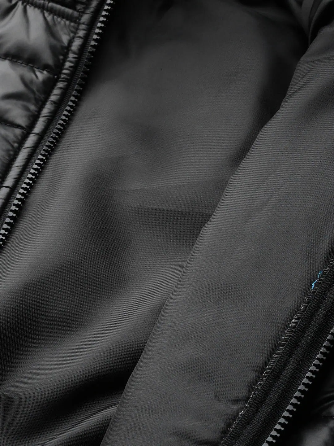 Black Puffer Jacket: Trendy Women's Outerwear for Winter