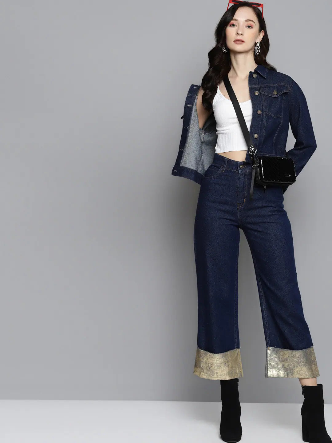 Women Solid Blue Collared Neck Full Sleeve Jacket