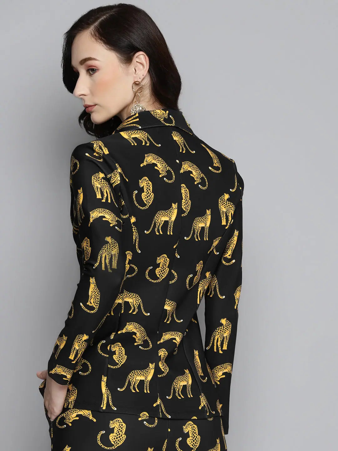 Women's Fashion Jackets: Black Printed Cheetah Relax Fit Blazer