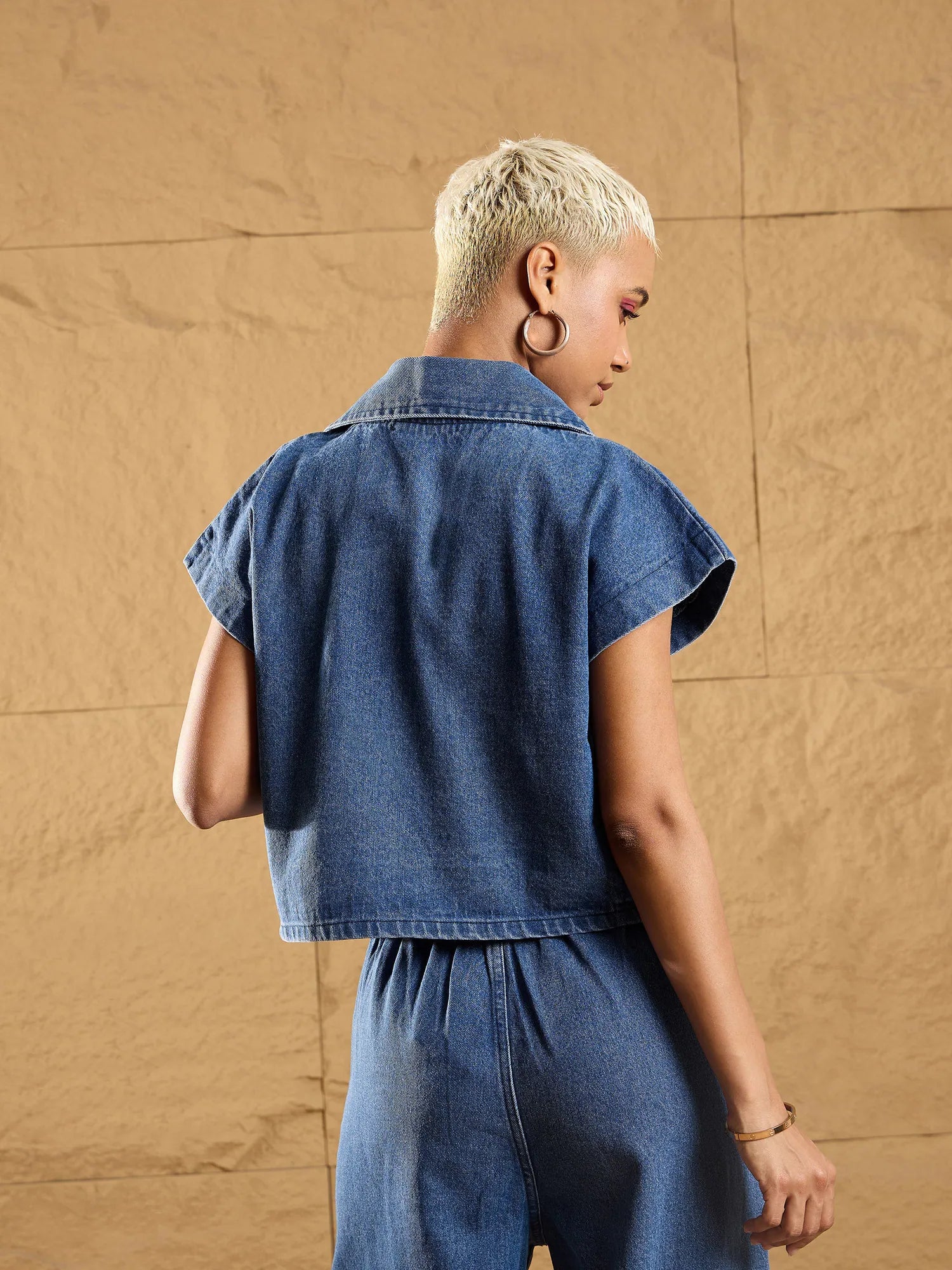 Wholesale Women Blue Denim Washed Gilet With Straight Fit Jeans