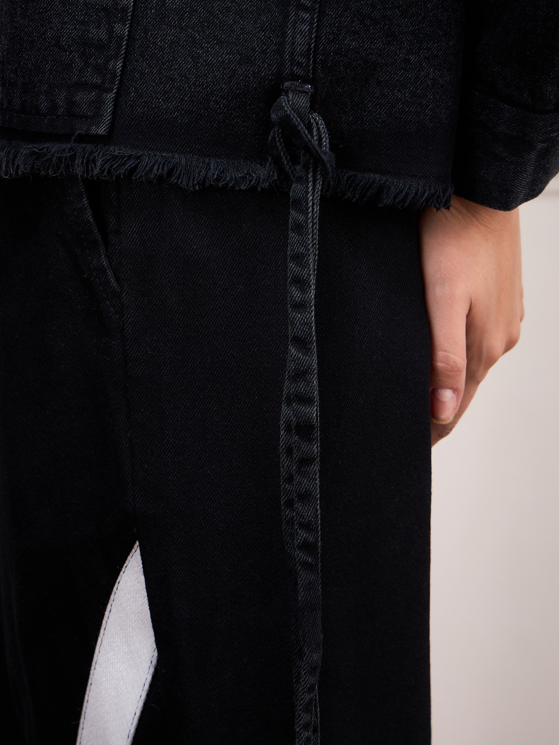 Women Black Washed Denim Front Pocket Jacket-SFJCKT6982
