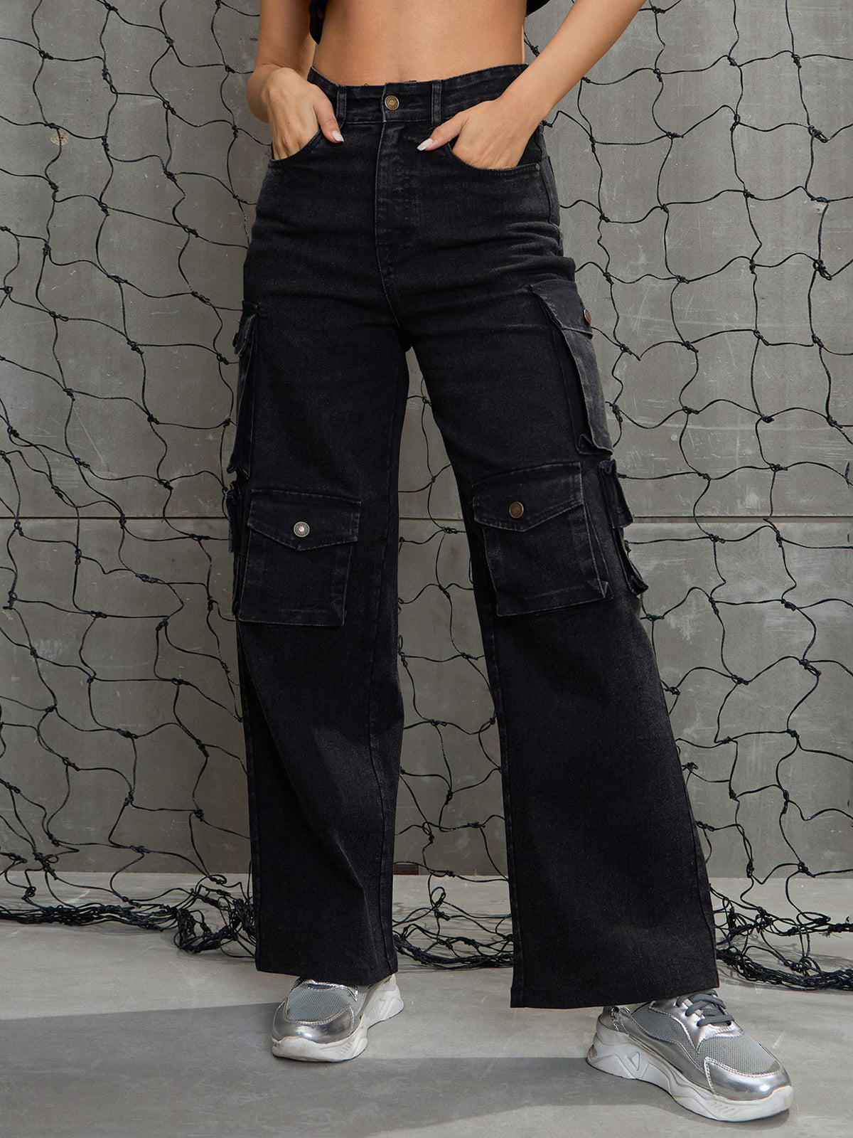 Women Black Washed Denim Multi Pockets Cargo Jeans-SFJEAN0707