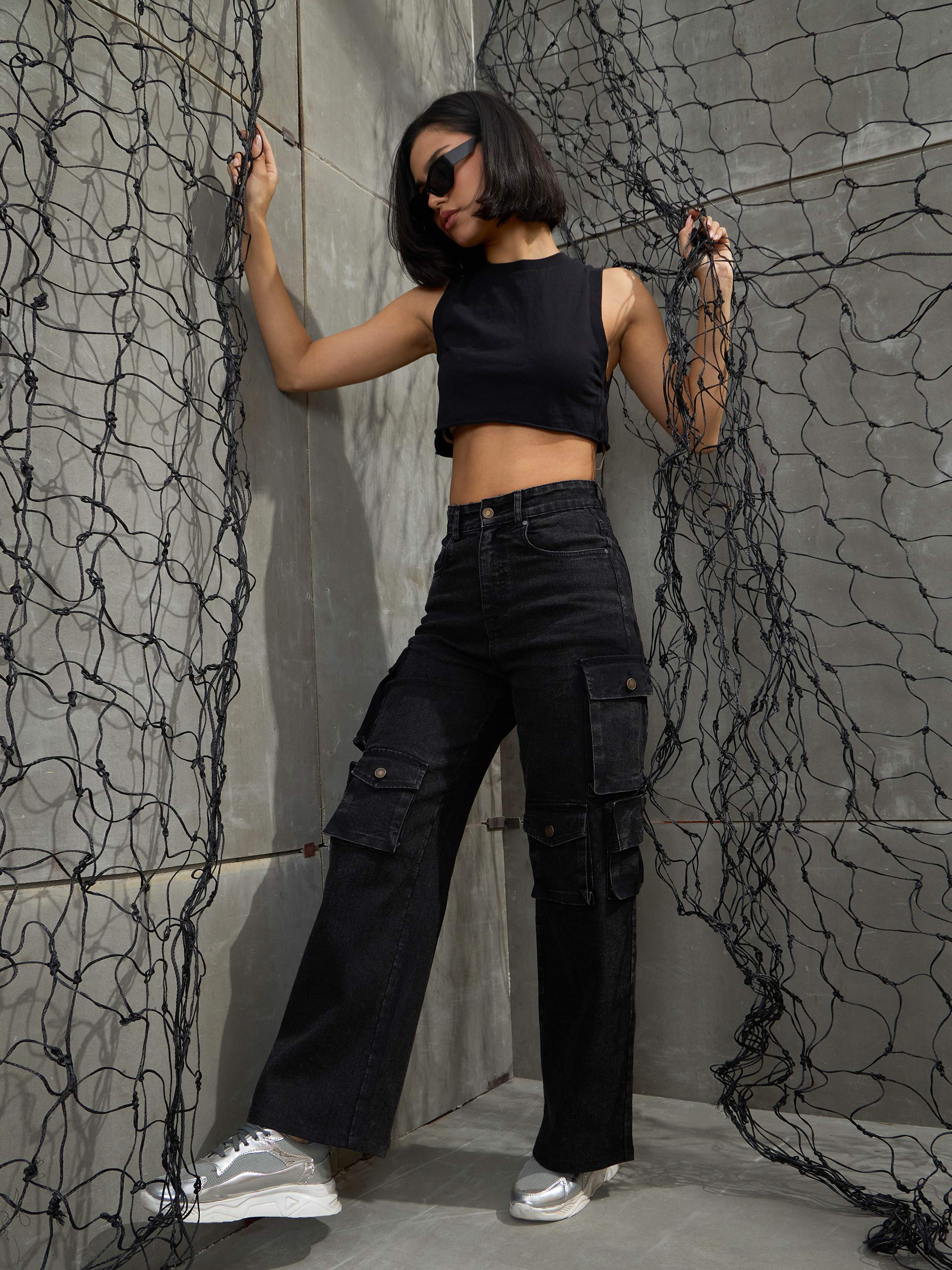 Women Black Washed Denim Multi Pockets Cargo Jeans-SFJEAN0707