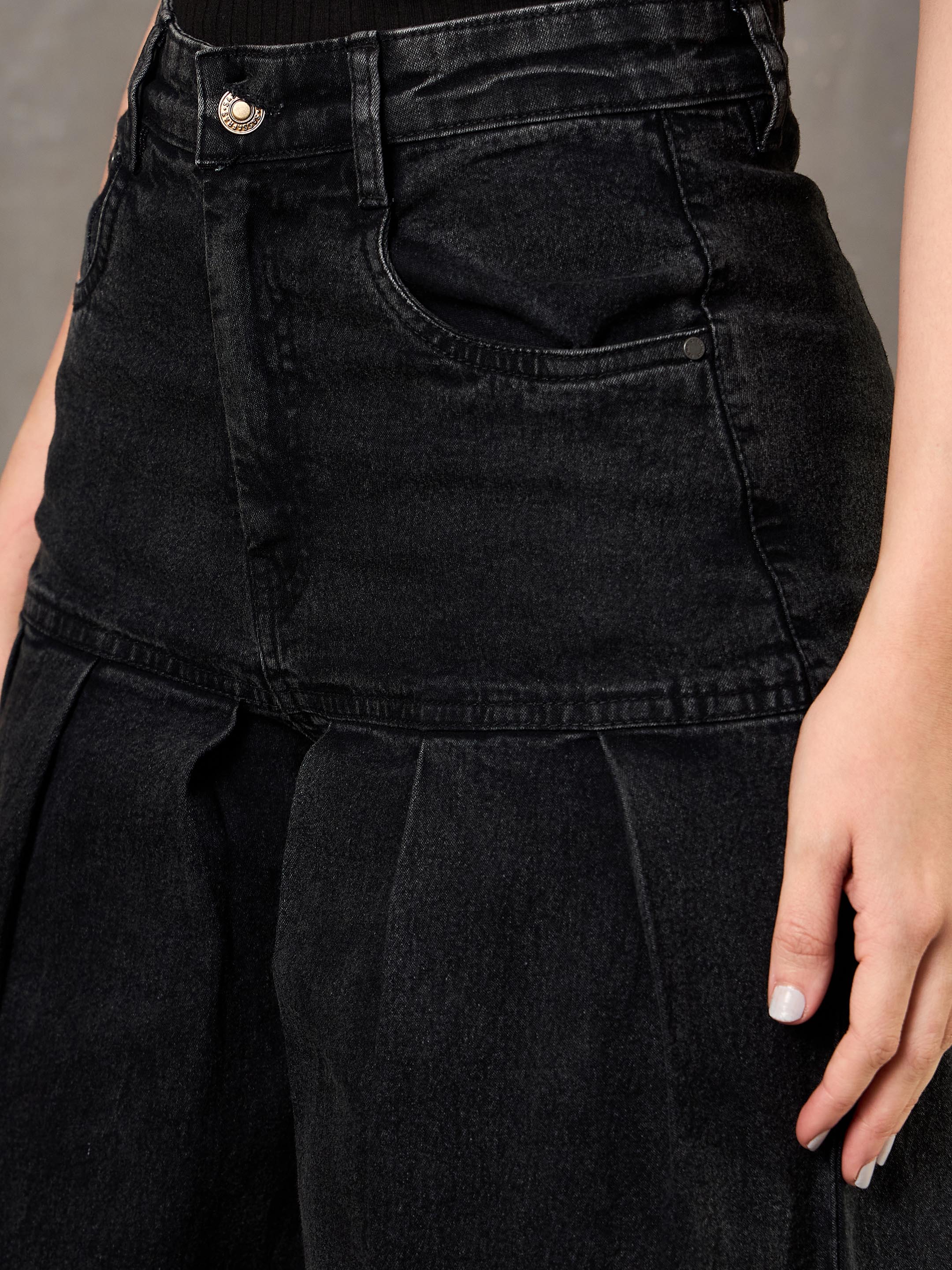 Women Black Washed Pleated Flared Jeans-SFJEAN0768